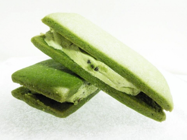 LAWSON日本羅森便利商店 - 宇治抹茶夾心法式莎布蕾奶油酥餅