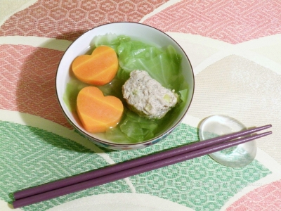 拉拉熊蘿蔔葉雞肉丸子