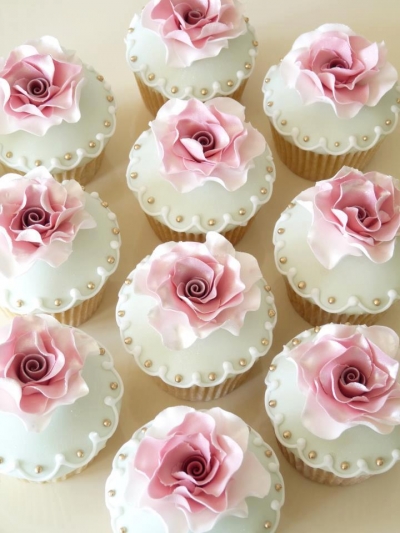 Rachelle's Cupcakes - 花朵杯子蛋糕
