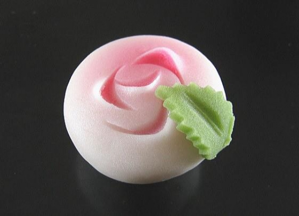 横濱和菓子匠磯子風月堂 - 初夏上生菓子・練切製・山手薔薇